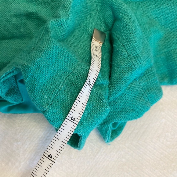 EUC cute Kelly green scalloped linen shorts - Picture 6 of 7